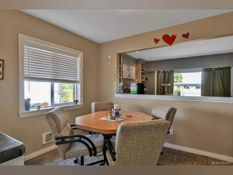 1441/1445 Montrose Avenue, Nanaimo, BC, V9T 5N2 - 9