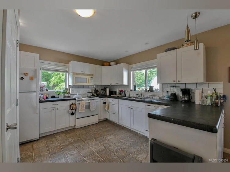 1441/1445 Montrose Avenue, Nanaimo, BC, V9T 5N2 - 8