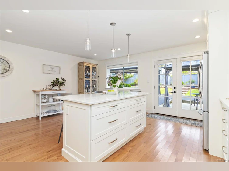 321 Gull Road, View Royal, BC, V9B 1L3 - 10