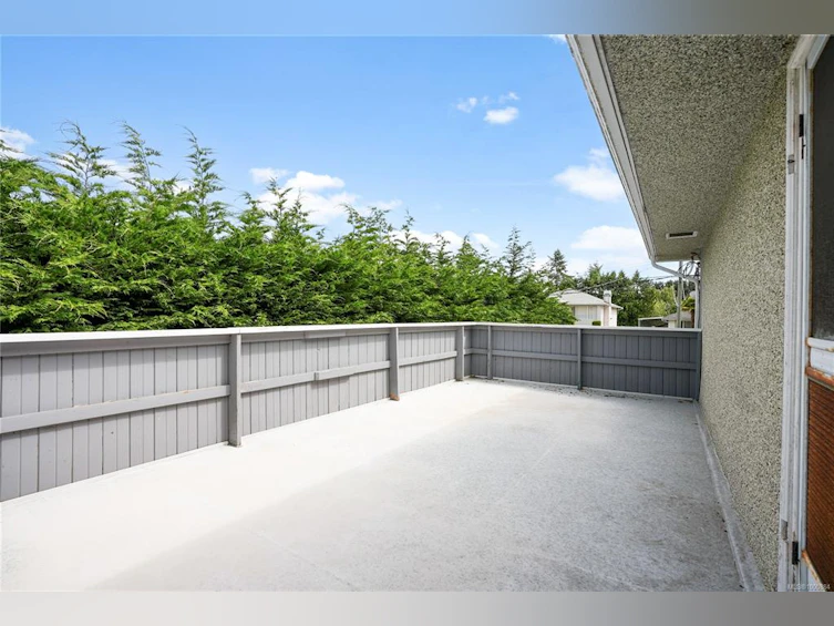 992 Ambassador Avenue, Saanich, BC, V8X 3N2 - 20