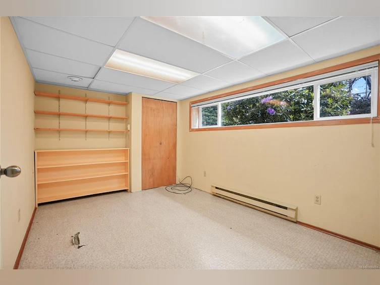 992 Ambassador Avenue, Saanich, BC, V8X 3N2 - 18