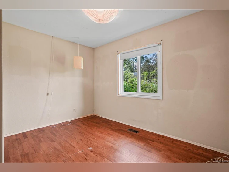 992 Ambassador Avenue, Saanich, BC, V8X 3N2 - 13