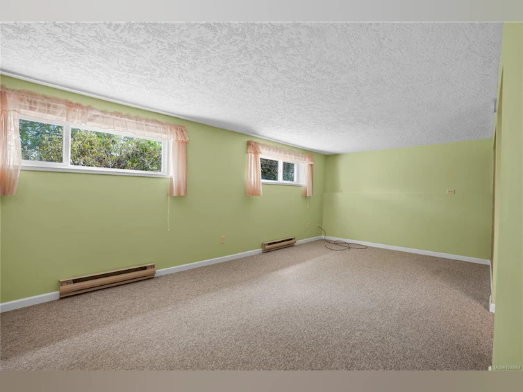 992 Ambassador Avenue, Saanich, BC, V8X 3N2 - 15