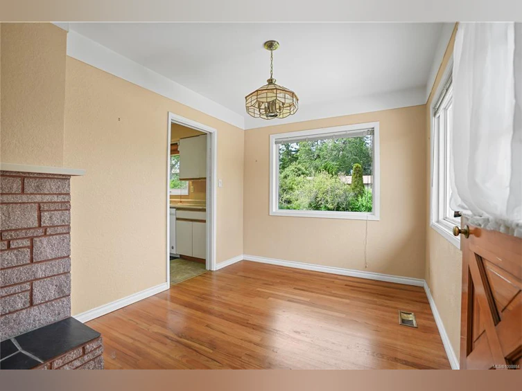 992 Ambassador Avenue, Saanich, BC, V8X 3N2 - 8