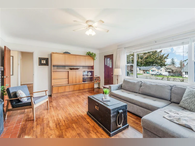 380 W Hirst Avenue, Parksville, BC, V9P 1K4 - 14