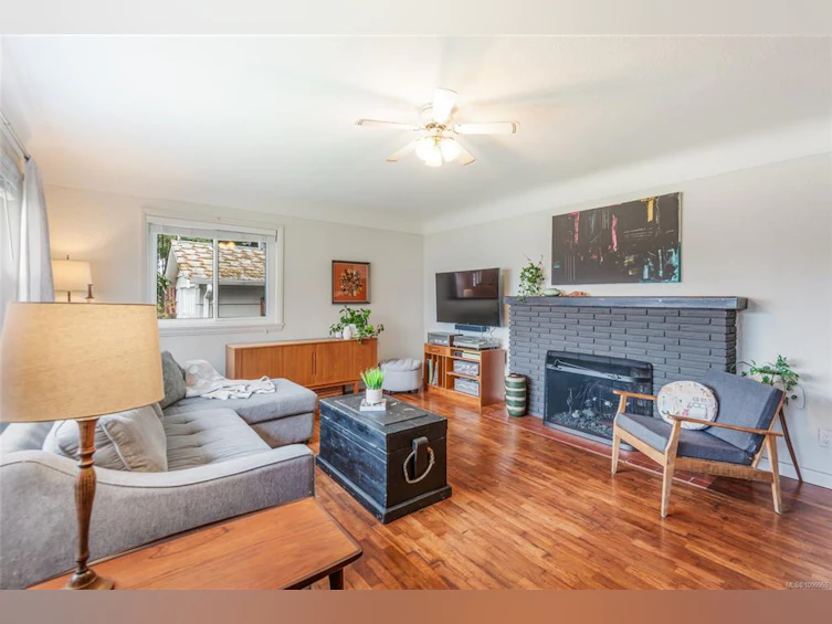 380 W Hirst Avenue, Parksville, BC, V9P 1K4 - 13