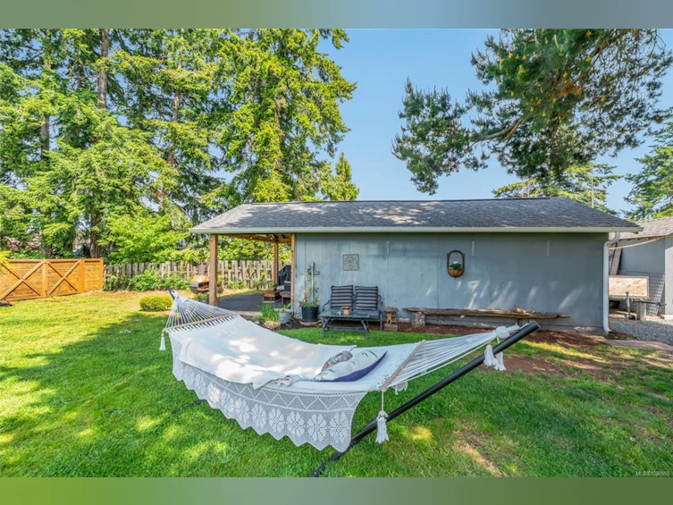 380 W Hirst Avenue, Parksville, BC, V9P 1K4 - 57