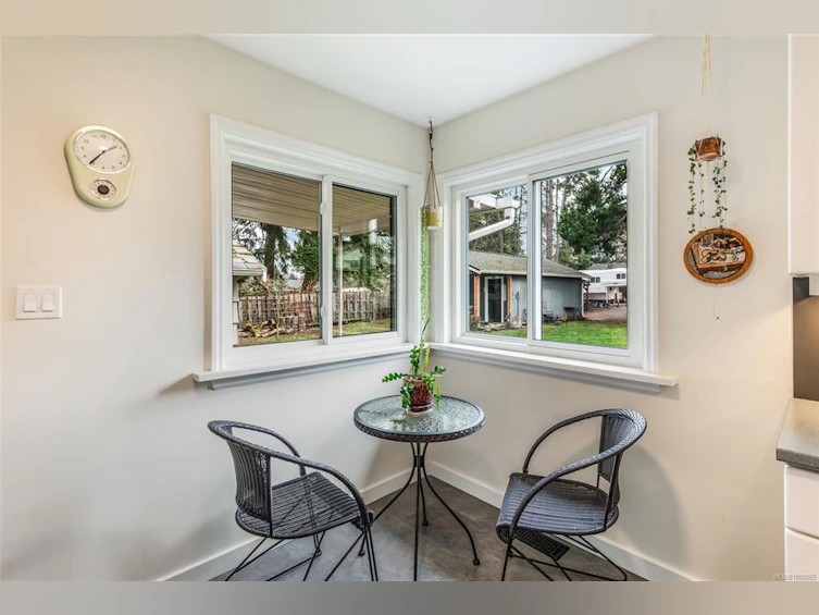 380 W Hirst Avenue, Parksville, BC, V9P 1K4 - 10