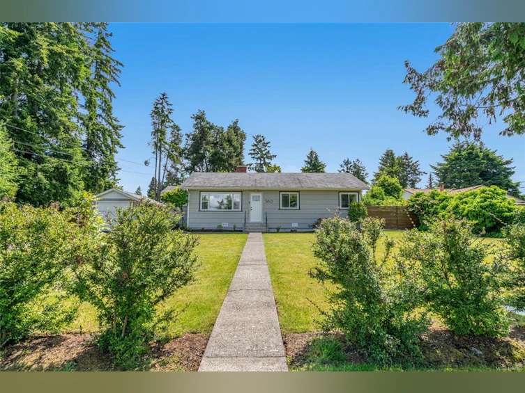 380 W Hirst Avenue, Parksville, BC, V9P 1K4
