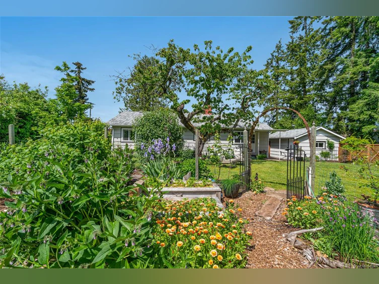 380 W Hirst Avenue, Parksville, BC, V9P 1K4 - 43