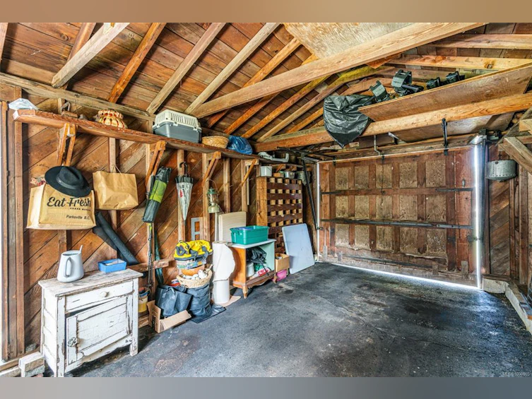 380 W Hirst Avenue, Parksville, BC, V9P 1K4 - 31