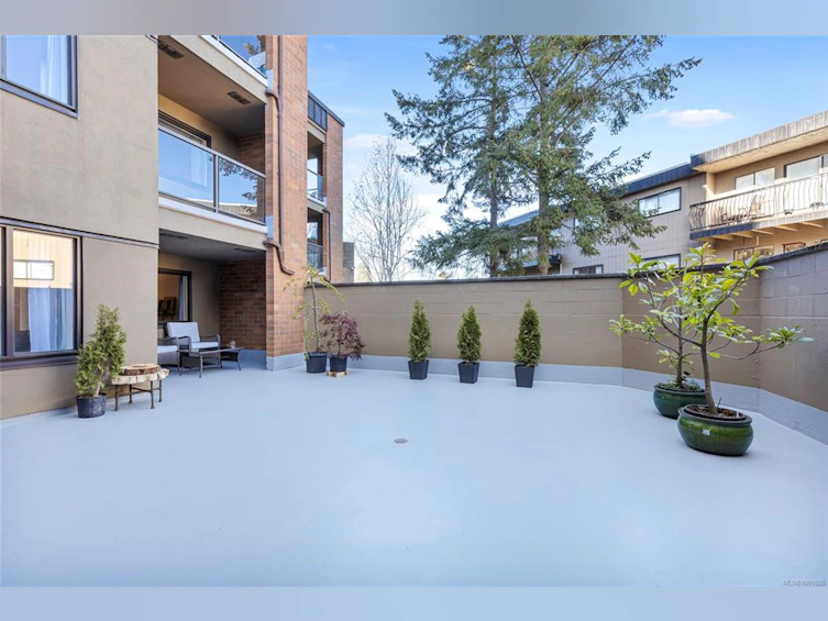 102-103 E Gorge Road, Victoria, BC, V9A 6Z2 - 8