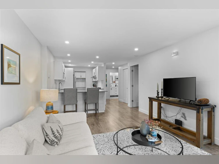 102-103 E Gorge Road, Victoria, BC, V9A 6Z2 - 7