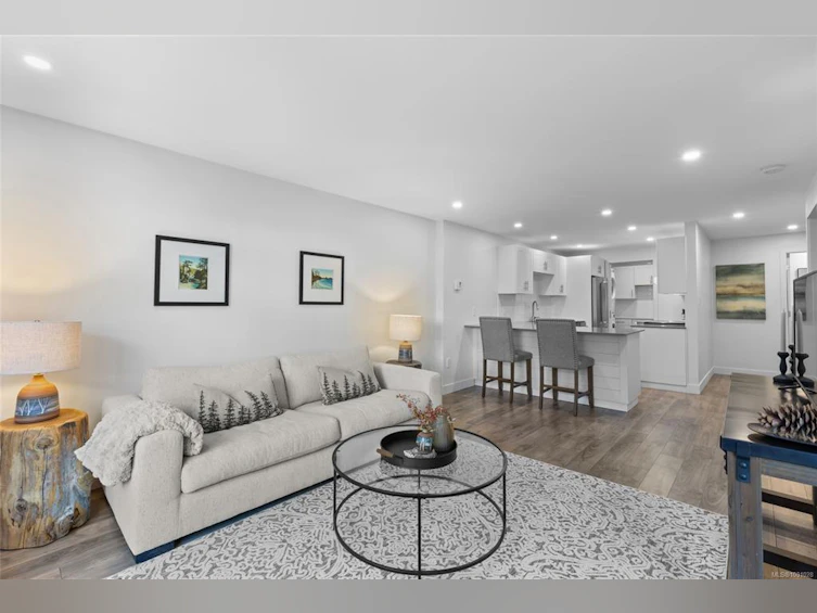 102-103 E Gorge Road, Victoria, BC, V9A 6Z2 - 3
