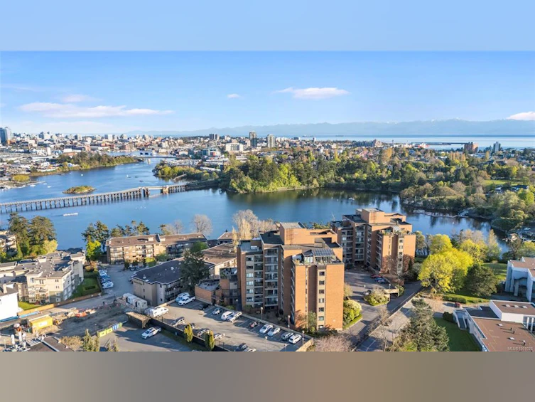 102-103 E Gorge Road, Victoria, BC, V9A 6Z2