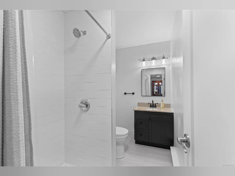 102-103 E Gorge Road, Victoria, BC, V9A 6Z2 - 26