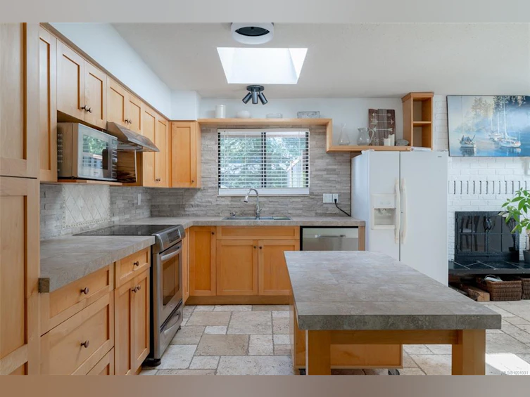 1025 Maple Lane Drive, Parksville, BC, V9P 1T3 - 6