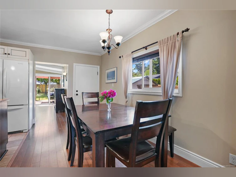 475 Walter Avenue, Saanich, BC, V9A 2E6 - 5