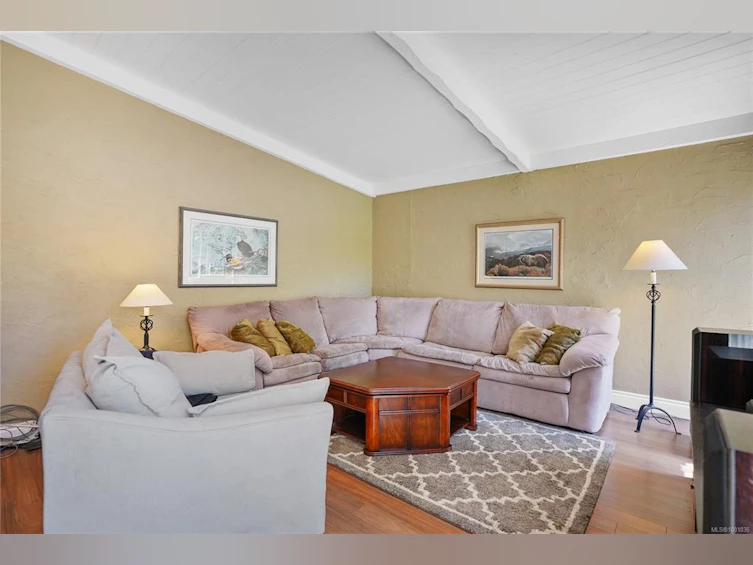 475 Walter Avenue, Saanich, BC, V9A 2E6 - 7