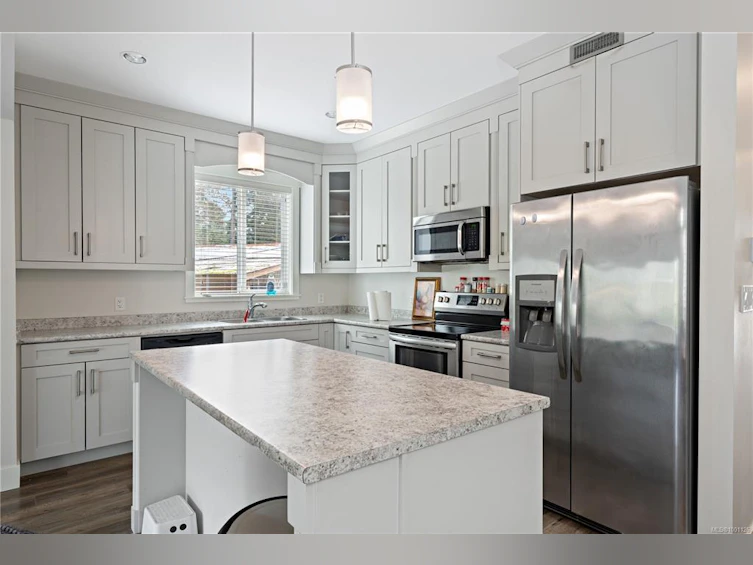 671 Bowen Road, Nanaimo, BC, V9R 2A3 - 4