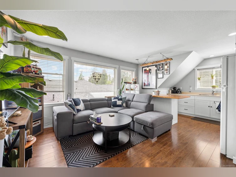 174 E Stanford Avenue, Parksville, BC, V9P 1M2 - 2