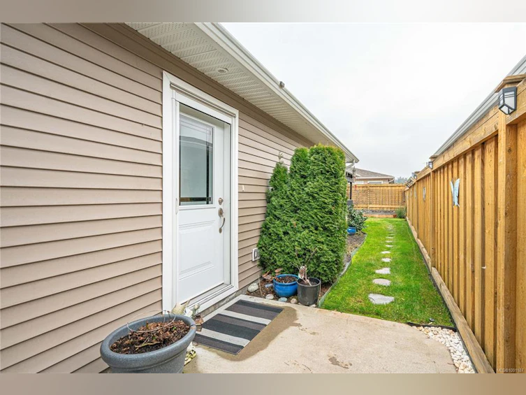 12-7586 Tetayut Road, Central Saanich, BC, V8M 0B4 - 3