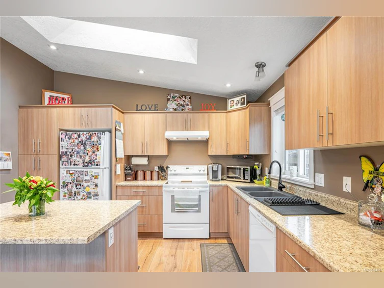 12-7586 Tetayut Road, Central Saanich, BC, V8M 0B4 - 14