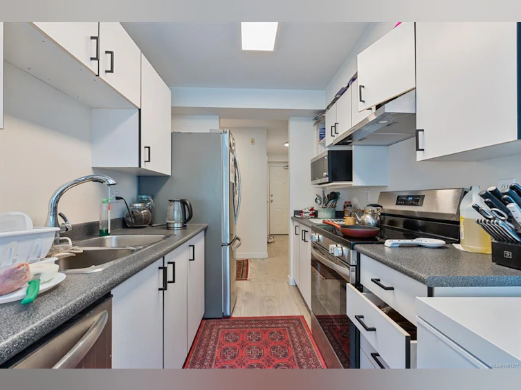 212-545 Manchester Road, Victoria, BC, V8T 5H6 - 10