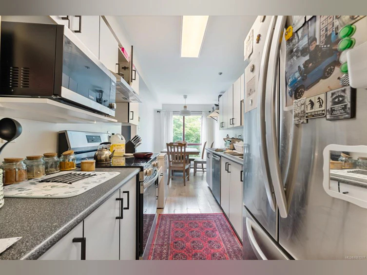 212-545 Manchester Road, Victoria, BC, V8T 5H6 - 9