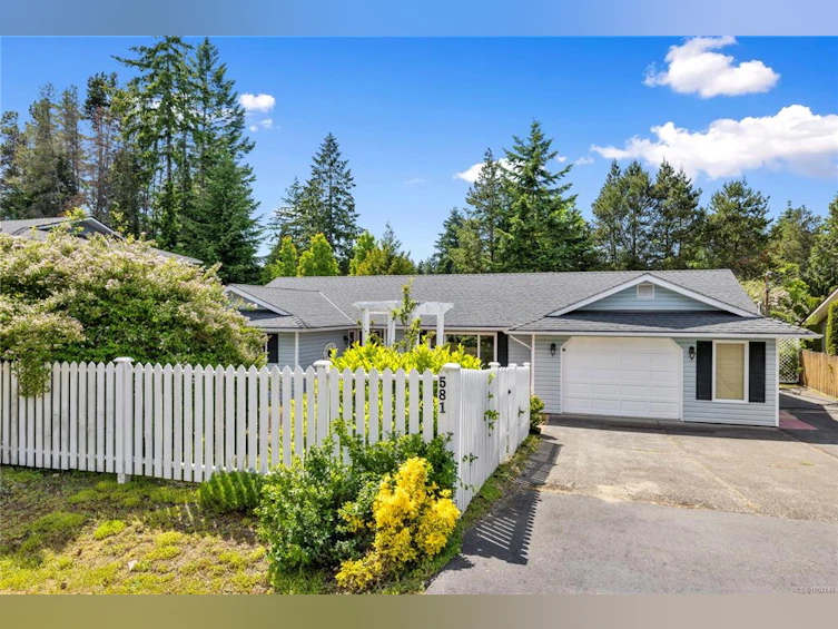 581 Aspen Avenue, Qualicum Beach, BC, V0R 1T0 - 16