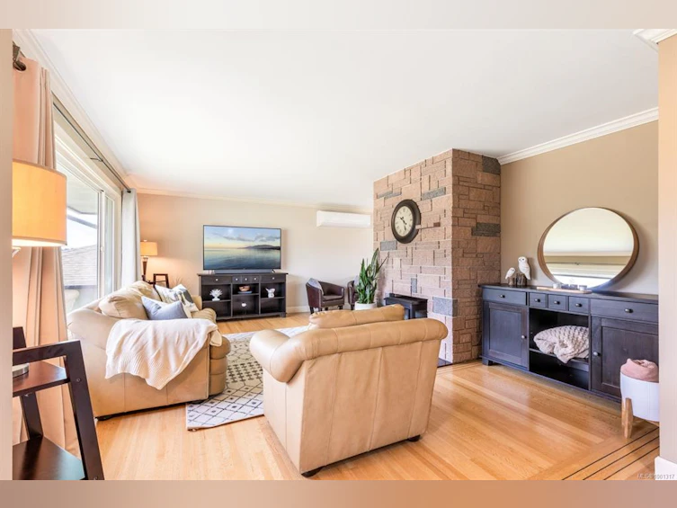 626 17th Street, Courtenay, BC, V9N 1Z1 - 2