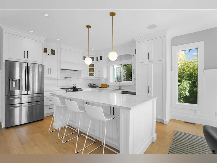 309 Cadillac Avenue, Saanich, BC, V8Z 1V2 - 2