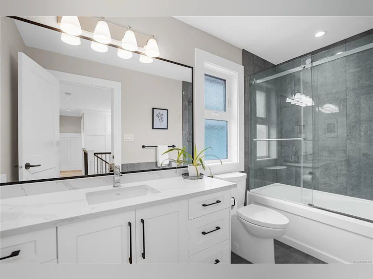 309 Cadillac Avenue, Saanich, BC, V8Z 1V2 - 17