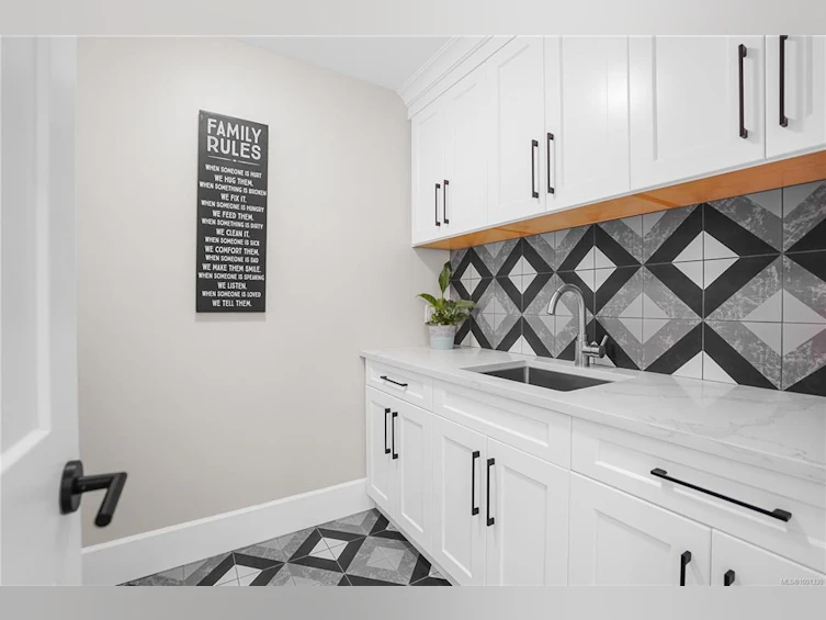 309 Cadillac Avenue, Saanich, BC, V8Z 1V2 - 19