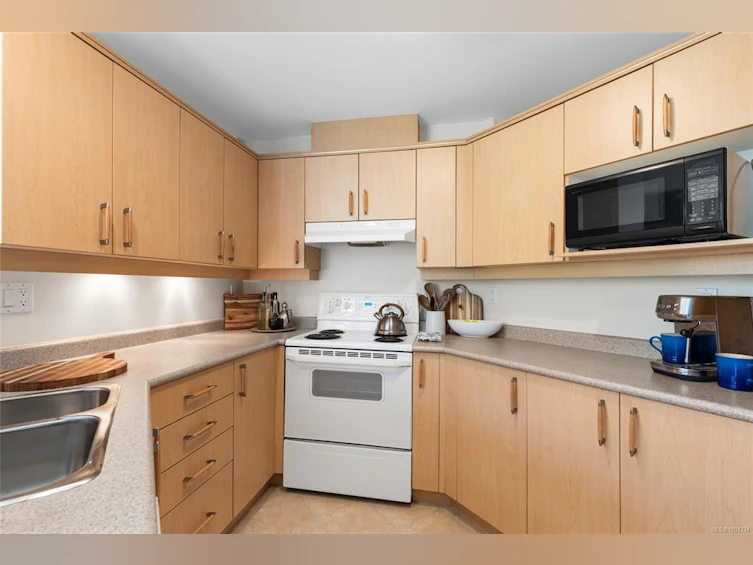 101-1225 Fort Street, Victoria, BC, V8V 4R2 - 11