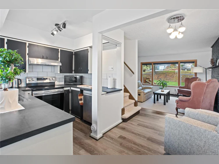 232 Albion Crescent, Ucluelet, BC, V0R 3A0 - 16