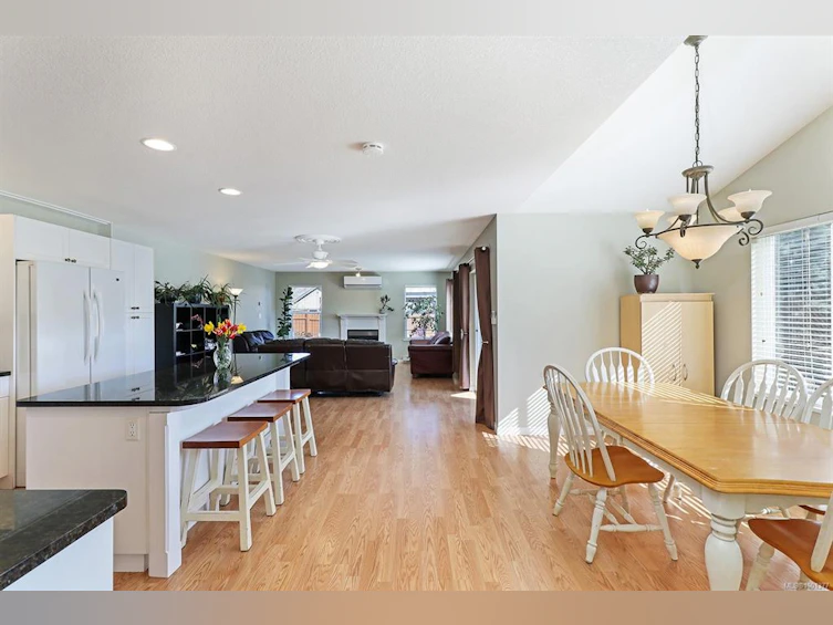 3357 Mill Street, Cumberland, BC, V0R 1S0 - 23