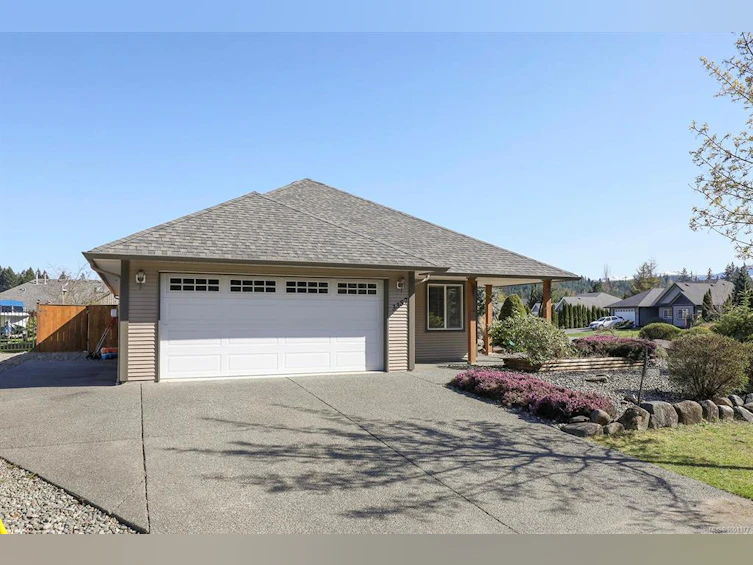 3357 Mill Street, Cumberland, BC, V0R 1S0 - 2