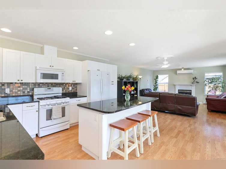 3357 Mill Street, Cumberland, BC, V0R 1S0 - 22