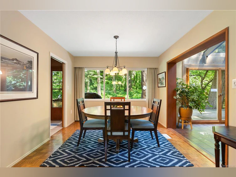 956 Carolwood Drive, Saanich, BC, V8X 3V1 - 8