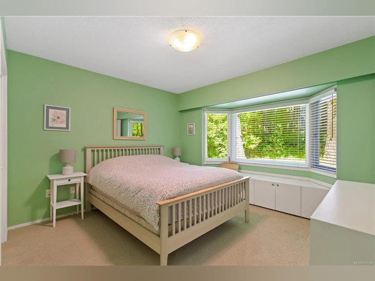 956 Carolwood Drive, Saanich, BC, V8X 3V1 - 18