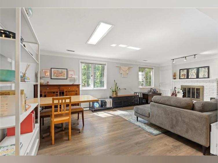956 Carolwood Drive, Saanich, BC, V8X 3V1 - 29