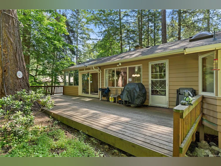956 Carolwood Drive, Saanich, BC, V8X 3V1 - 41