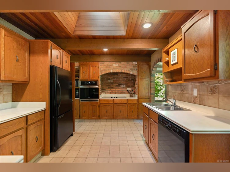 956 Carolwood Drive, Saanich, BC, V8X 3V1 - 13