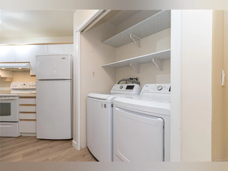 104-3900 Shelbourne Street, Saanich, BC, V8P 4H8 - 37