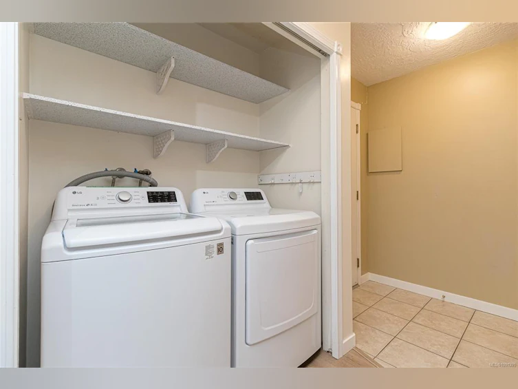 104-3900 Shelbourne Street, Saanich, BC, V8P 4H8 - 38