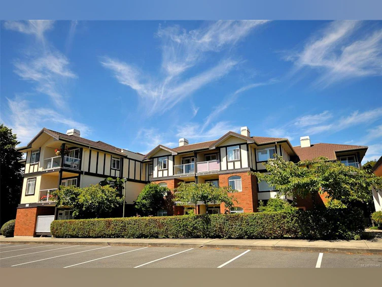 101-2045 Carrick Street, Oak Bay, BC, V8R 2M5 - 16