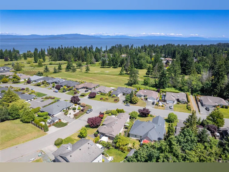 910 Fairways Drive, Qualicum Beach, BC, V9K 1E1 - 39