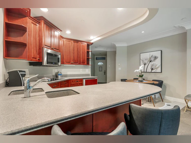 505/506 B-366 Clubhouse Drive, Courtenay, BC, V9N 9G3 - 9