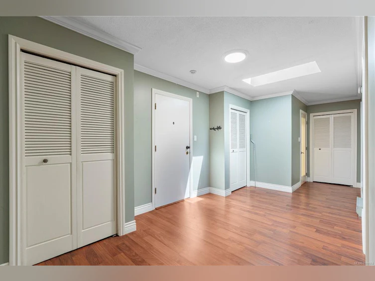 403-190 W Gorge Road, Saanich, BC, V9A 1M4 - 3